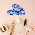 1 Gua Sha en Sodalite Bleue + Housse